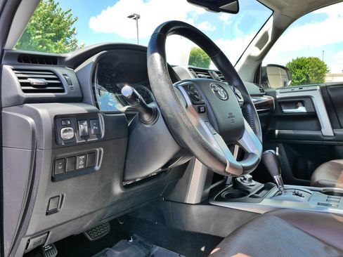 Used 2014 Toyota 4Runner Limited AWD/4WD image 23