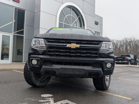 Used 2021 Chevrolet Colorado LT w/ LT Convenience Package AWD/4WD image 1