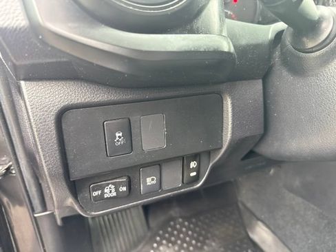 Used 2022 Toyota Tacoma SR AWD/4WD image 16