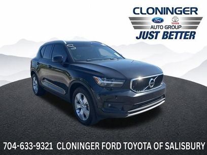 Used 2022 Volvo XC40 T5 Momentum