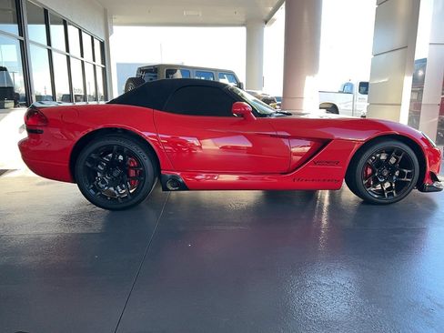 Used 2004 Dodge Viper SRT-10 image 4
