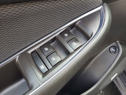 Used 2017 Chevrolet Cruze LT image 25