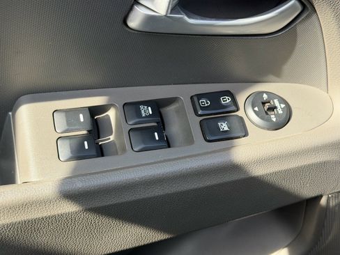 Used 2013 Kia Sportage LX image 7