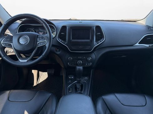 Used 2019 Jeep Cherokee Latitude Plus w/ Cold Weather Group AWD/4WD image 11