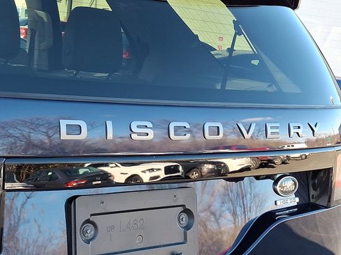Used 2018 Land Rover Discovery HSE image 28
