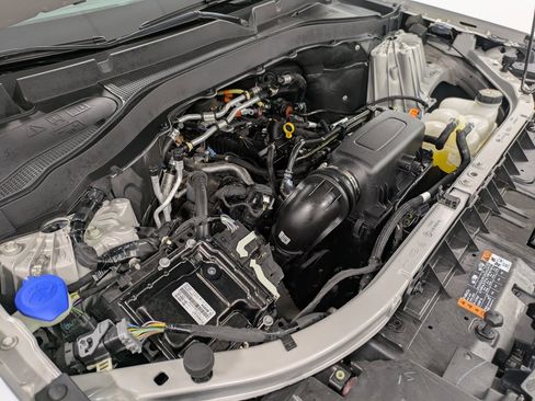 Used 2022 Ford Explorer XLT w/ Equipment Group 202A image 30