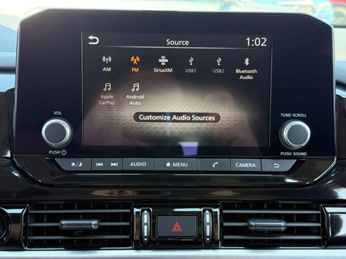 Used 2025 Nissan Pathfinder SV FWD image 14