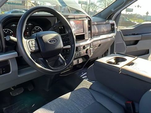 Certified 2025 Ford F250 XLT image 18