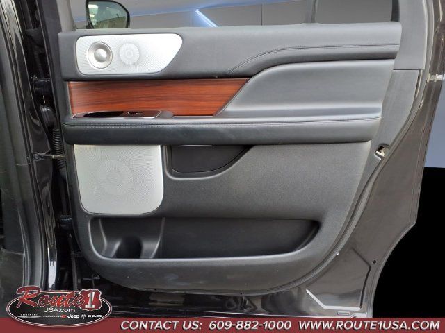 Used 2021 Lincoln Navigator L Reserve w/ Luxury Package AWD/4WD image 33