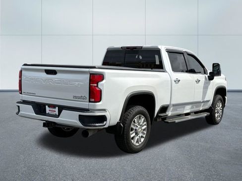 Used 2025 Chevrolet Silverado 2500 High Country w/ High Country Premium Package image 3