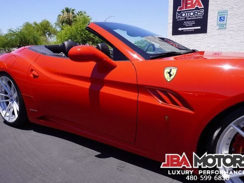 Used 2014 Ferrari California RWD image 87