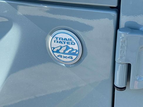 Used 2024 Jeep Wrangler Unlimited Sahara image 7