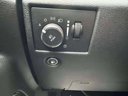 Used 2015 Jeep Grand Cherokee Limited w/ Trailer Tow Group IV image 30