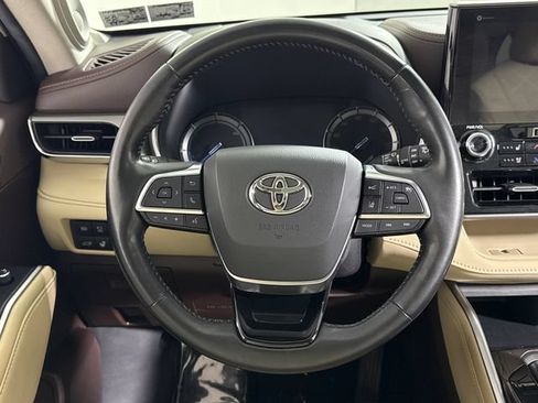 Used 2021 Toyota Highlander Platinum AWD/4WD image 26