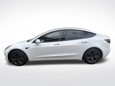 Used 2023 Tesla Model 3 Standard Range RWD image 2