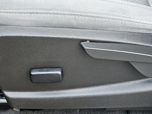 Certified 2022 Chevrolet Colorado W/T w/ WT Convenience Package image 25