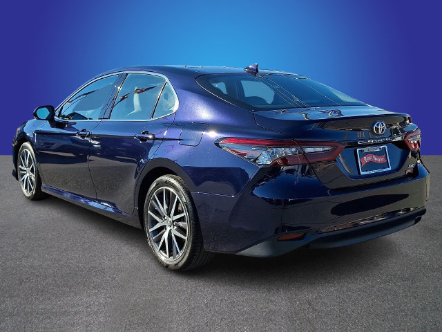 Used 2022 Toyota Camry XLE FWD image 6