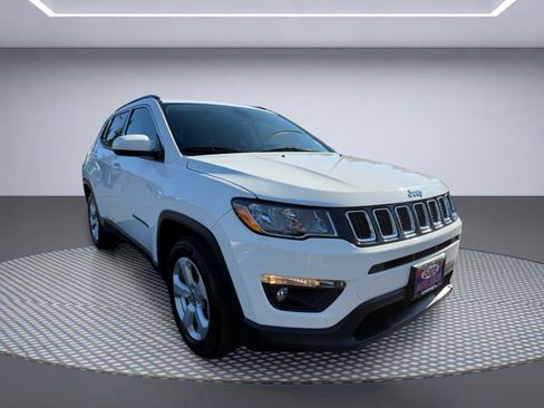 Used 2021 Jeep Compass Latitude FWD image 9