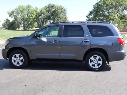 Used 2012 Toyota Sequoia SR5 w/ Premium Pkg AWD/4WD image 9