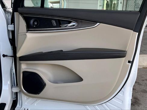 Used 2020 Lincoln Nautilus Reserve w/ Cargo Utility Package image 21