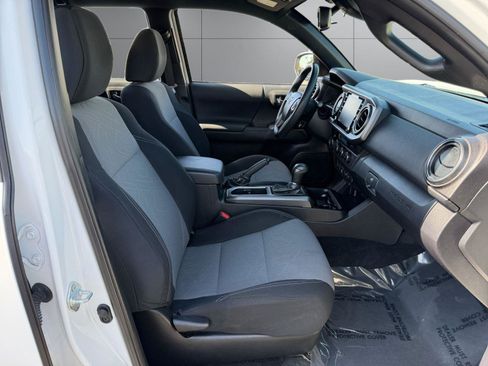 Used 2023 Toyota Tacoma TRD Off-Road AWD/4WD image 7