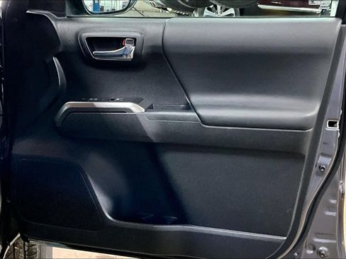 Certified 2022 Toyota Tacoma TRD Sport w/ Technology Package image 21