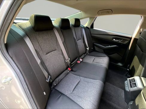 Used 2025 Honda Accord LX image 19