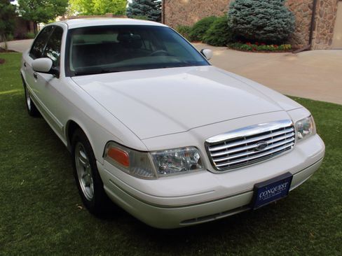 Used 1999 Ford Crown Victoria LX RWD image 3