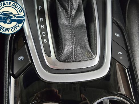 Used 2018 Ford Edge Titanium w/ Equipment Group 302A AWD/4WD image 20