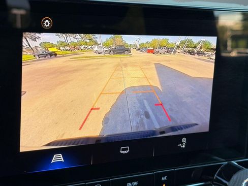 Used 2023 Chevrolet Colorado W/T RWD image 26