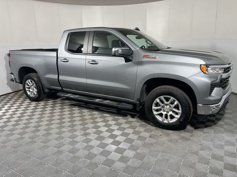 Used 2024 Chevrolet Silverado 1500 LT AWD/4WD image 9
