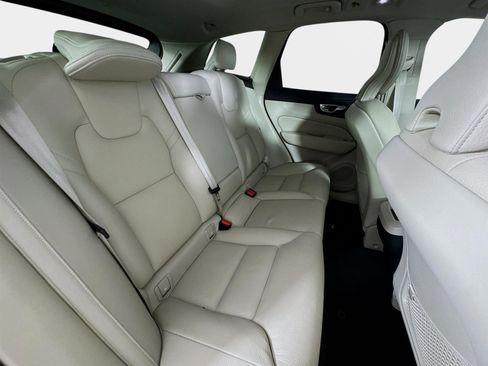 Certified 2025 Volvo XC60 B5 Plus w/ Protection Package Premier image 26