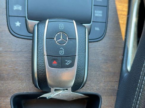 Used 2021 Mercedes-Benz GLE 350 GLE 350 w/ Premium Package image 27