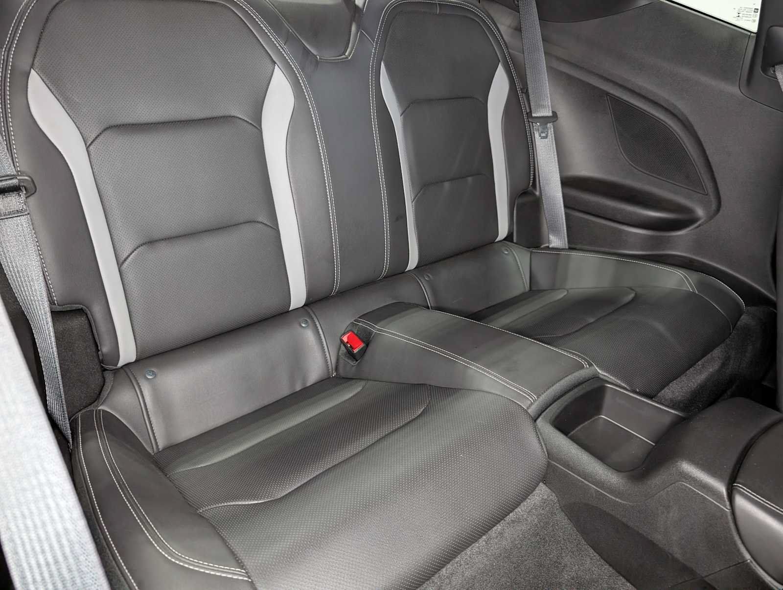 Used 2018 Chevrolet Camaro SS RWD image 35