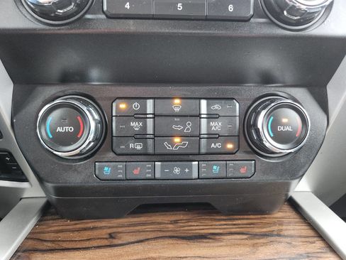 Used 2019 Ford F150 Lariat w/ Max Trailer Tow Package AWD/4WD image 26