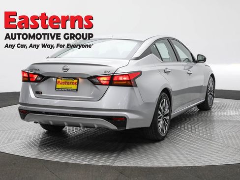 Used 2023 Nissan Altima 2.5 SV image 5