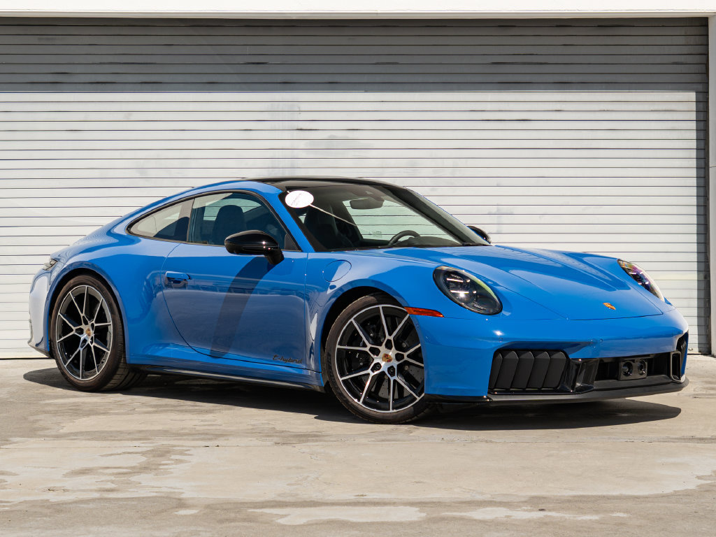 Certified 2025 Porsche 911 Carrera 4 GTS AWD/4WD image 29