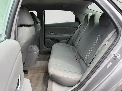Used 2024 Hyundai Elantra SEL FWD image 15