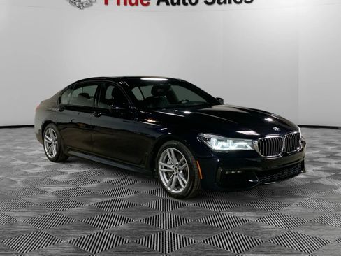 Used 2019 BMW 750i xDrive w/ M Sport Package image 3