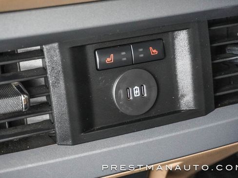 Used 2025 Ford F250 Lariat w/ Chrome Package image 47