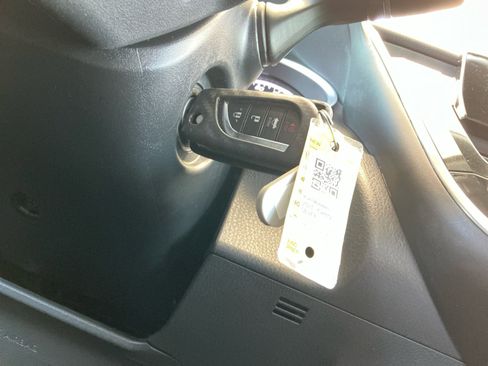 Certified 2021 Toyota Camry LE w/ Carpet Mat Package (TMS) FWD image 30