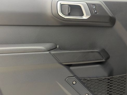 New 2025 Ford Bronco Badlands image 13