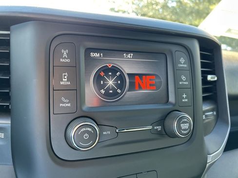 Used 2024 RAM 2500 Tradesman w/ Chrome Appearance Group image 30