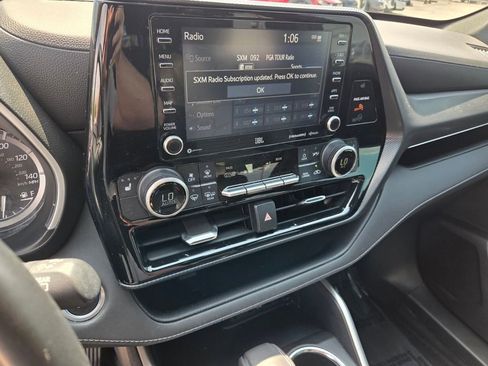 Used 2021 Toyota Highlander XSE image 26