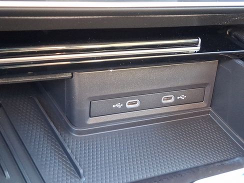 New 2026 Volkswagen Atlas Peak Edition image 17