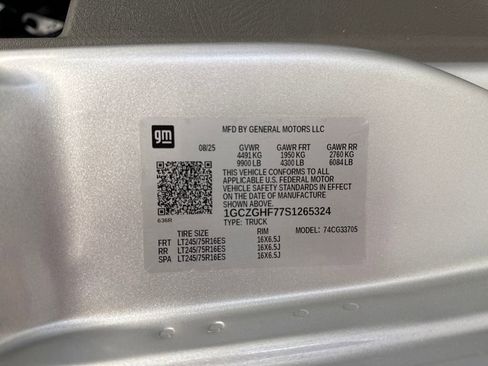 New 2025 Chevrolet Express 3500 Extended w/ Driver Convenience Package RWD image 19