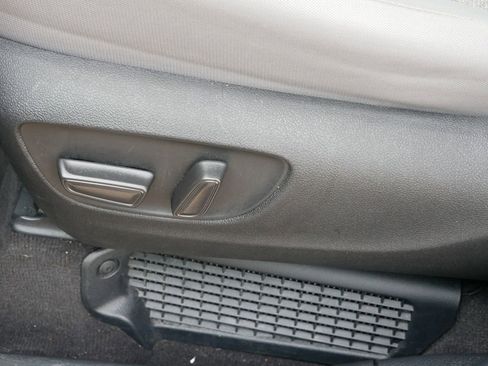 Used 2025 Toyota Sienna LE image 17