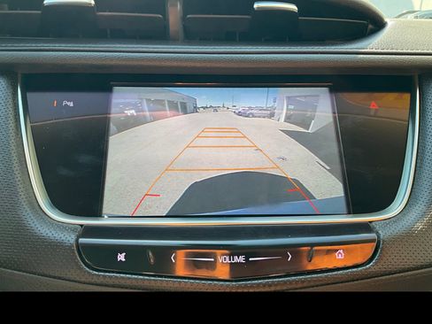Used 2017 Cadillac XT5 Luxury w/ Driver Awareness Package FWD image 8