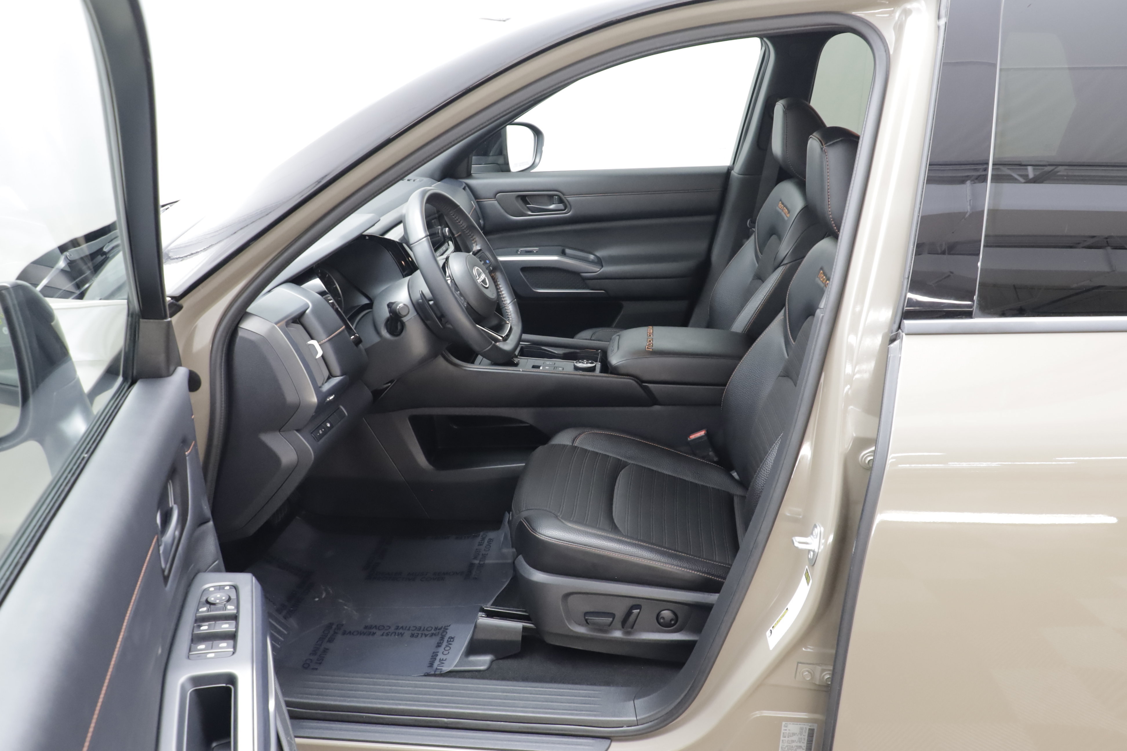 Used 2023 Nissan Pathfinder Rock Creek AWD/4WD image 6