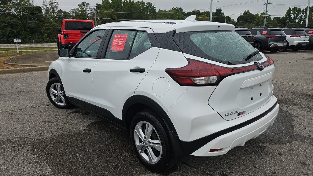Certified 2025 Nissan Kicks Play S FWD image 17